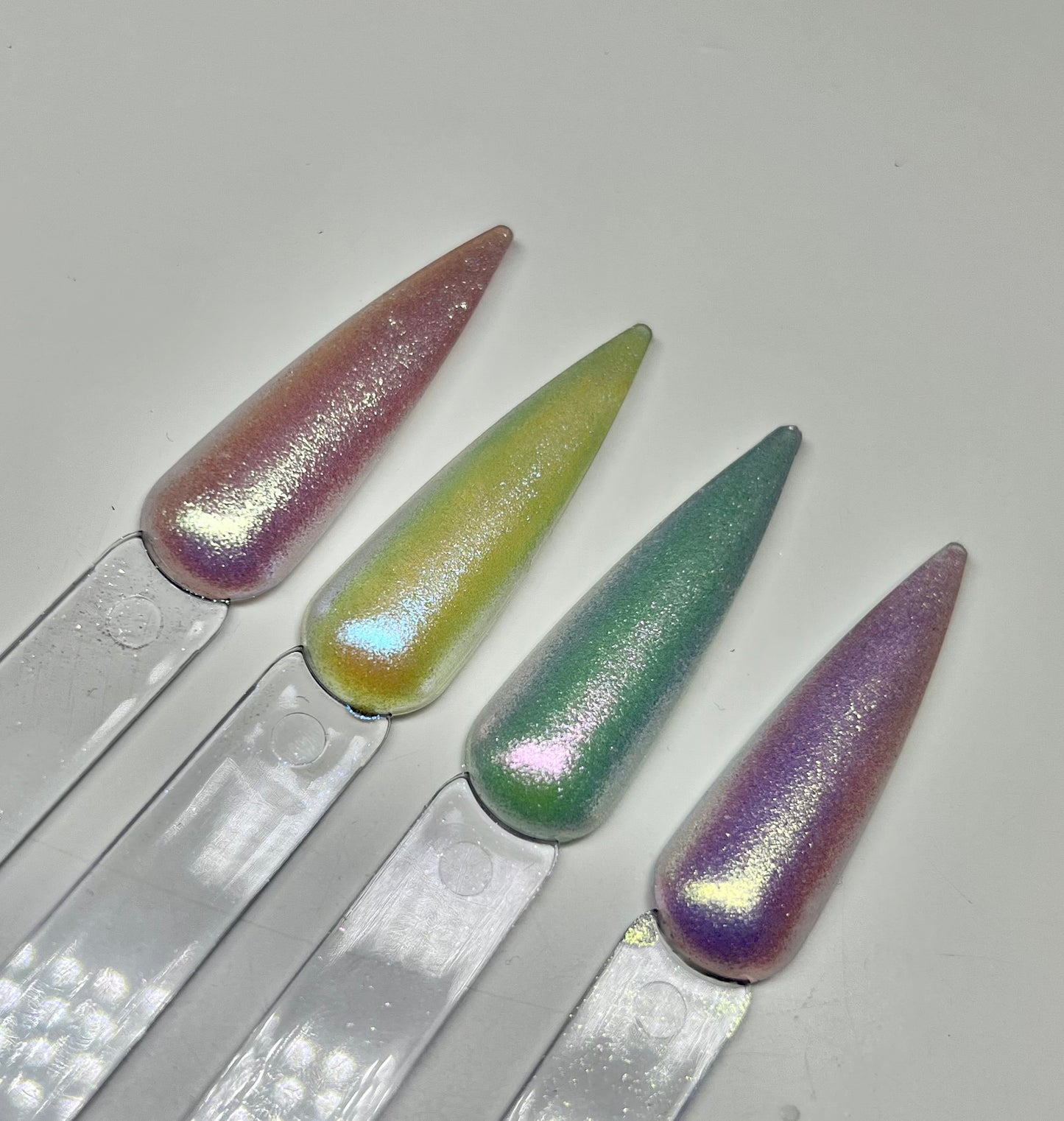 Opal effect pigment